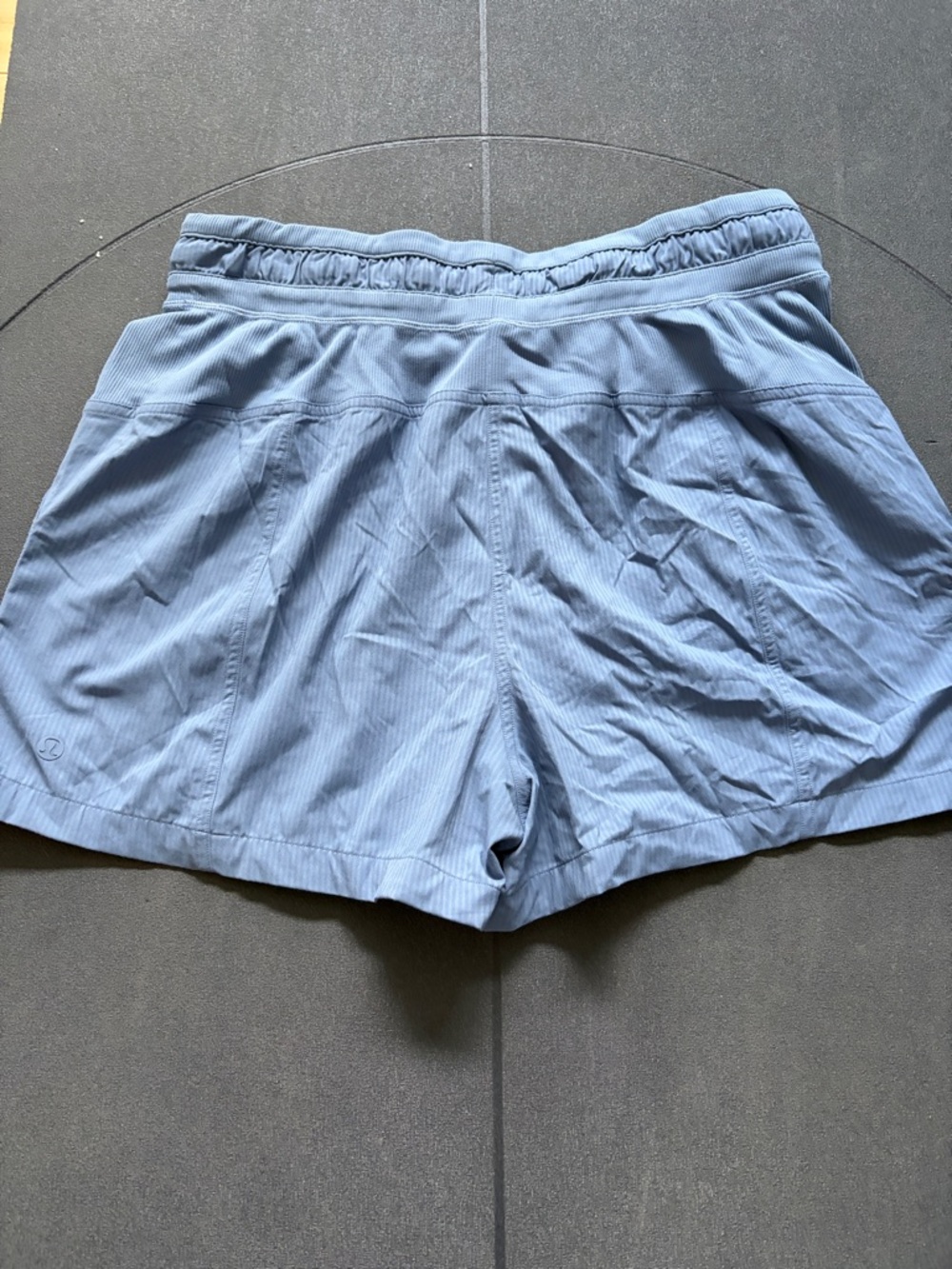 lululemon athletica light blue women's drawstring shorts - Picture 3 of 4